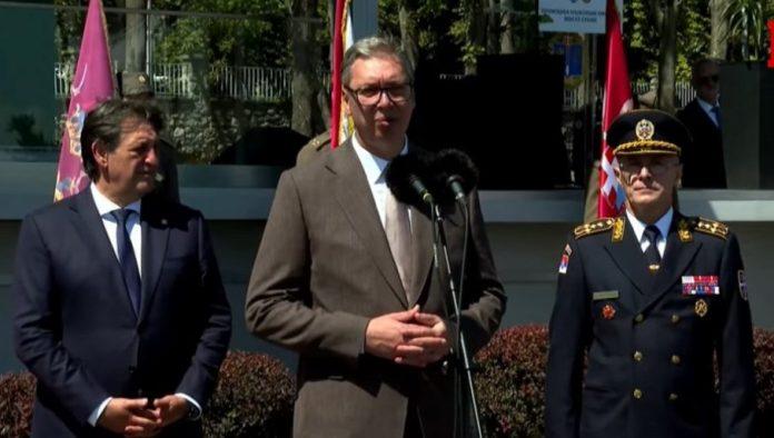 vucic-se-obratio-gradanima:-pokusali-su-da-nam-razore-porodice,-boricemo-se-za-nase-vrednosti-i-buducnost-(video)