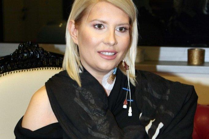 cela-srbija-u-suzama-zbog-trudne-dee-durdevic!-voditeljka-saopstila-vazne-vesti-–-jedva-skupila-snagu-da-ovo-iznese-u-javnost! cela-srbija-u-suzama-zbog-trudne-dee-durdevic!-voditeljka-saopstila-vazne-vesti-–-jedva-skupila-snagu-da-ovo-iznese-u-javnost!
