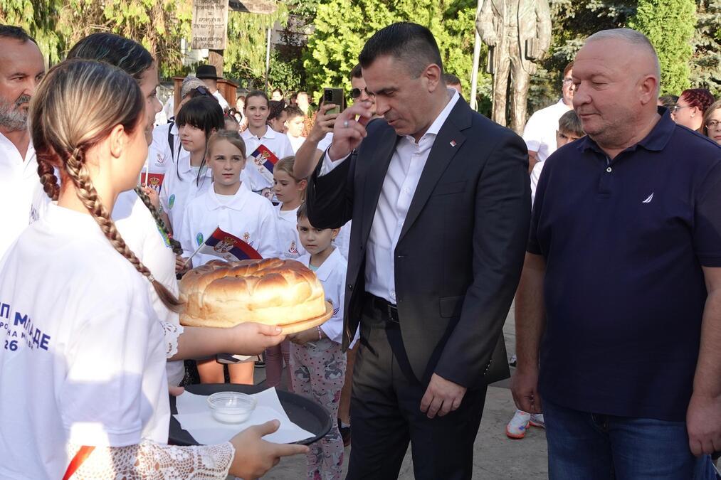 “srbija-je-vasa-kuca,-mesto-kome-cete-se-uvek-vracati!”-ministar-milicevic-otvorio-kamp-za-mlade-u-petrovcu-na-mlavi:-povratak-u-otadzbinu-je-pitanje-odluke! “srbija-je-vasa-kuca,-mesto-kome-cete-se-uvek-vracati!”-ministar-milicevic-otvorio-kamp-za-mlade-u-petrovcu-na-mlavi:-povratak-u-otadzbinu-je-pitanje-odluke!