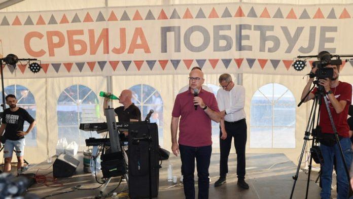 “hoce-da-podele-narod”-vucevic-o-izjavama-tuziteljke-paunovic:-“danas-su-napali-porodicu-vucic,-sutra-ce-neku-drugu”-(foto)