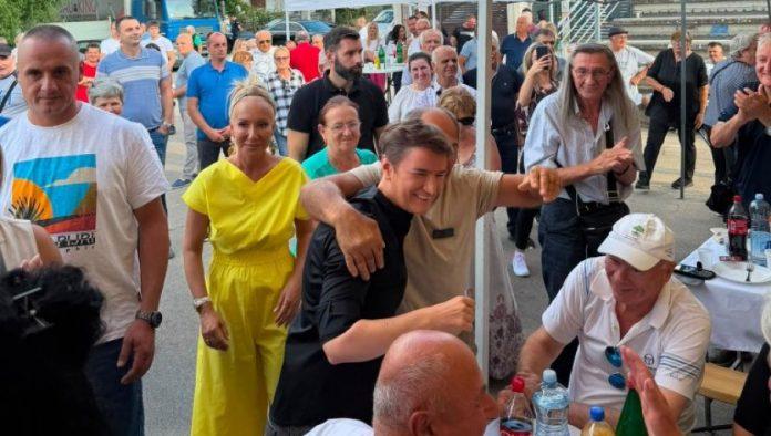 mi-predstavljamo-ujedinjenu-srbiju-brnabic:-jedino-vazno-je-da-li-volite-svoju-zemlju-i-da-li-ste-posten-covek,-patriota