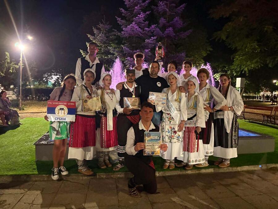 varvarinci-uspesno-predstavili-srpski-folklor-i-tradiciju:-veliki-uspeh-kud-a-“dejan-miletic”-iz-bacine-u-bugarskoj varvarinci-uspesno-predstavili-srpski-folklor-i-tradiciju:-veliki-uspeh-kud-a-“dejan-miletic”-iz-bacine-u-bugarskoj