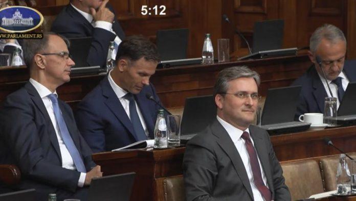 “sto-je-um-plici,-to-je-jezik-duzi”-selakovic:-obracanje-aleksica-autoprojekcija