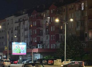 (FOTO) OTPALE TABLICE, DELOVI HAUBE RAZBACANI PO PUTU! Teška nesreća u Novom Sadu: Automobil skroz smrskan, ima povređenih (foto)-otpale-tablice,-delovi-haube-razbacani-po-putu!-teska-nesreca-u-novom-sadu:-automobil-skroz-smrskan,-ima-povredenih