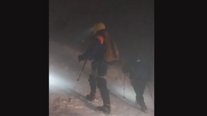 (uznemirujuci-snimak)-spasioci-vukli-tela-umrlih-planinara-iz-bih-kroz-sneg!-prizori-kao-da-nisu-sa-ove-planete:-zavrsena-evakuacija,-jedva-dospeli-do-njih