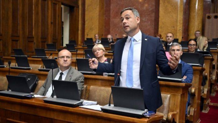 “mnogo-je,-kume”-blokaderski-novinari-odjavili-aleksica