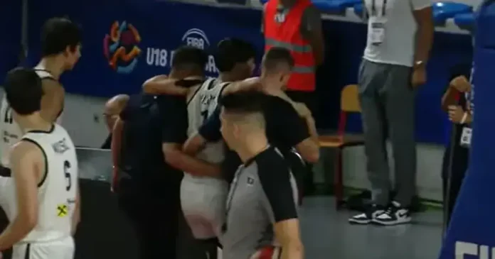 veliki-peh-za-srbiju-–-ovako-se-povredio-danilovic!-iznet-sa-terena,-pod-upitnikom-za-nastavak-eurobasketa