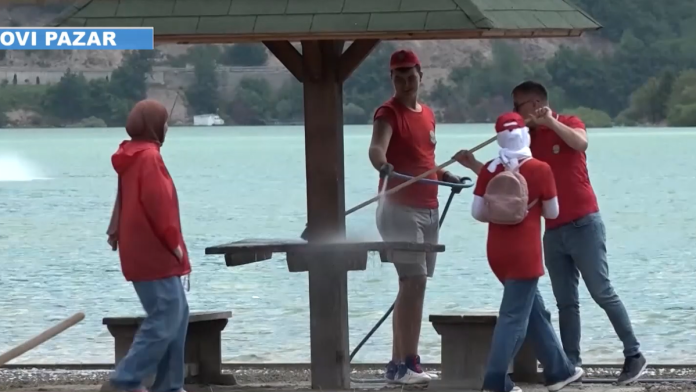 (video)-fiskultura,-podizanje-zastave,-na-posao,-pa-druzenje:-omladinska-radna-akcija-u-novom-pazaru-okupila-mlade-iz-srbije,-regiona,-ali-i-turske,-i-sve-je-kao-nekada-u-staroj-jugi