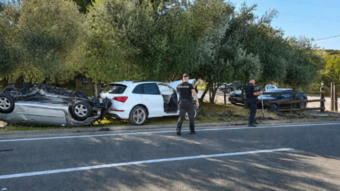 automobil-zavrsio-na-krovu-tezak-sudar-na-putu-podgorica-cetinje:-ima-mrtvih-i-tesko-povredenih