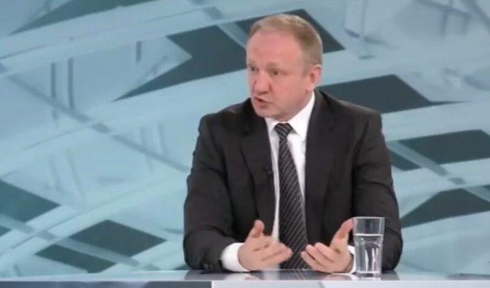 opsti-haos-medu-blokaderima!-rade-panic-zestoko-udario-na-dilasa:-“sa-trulim-jabukama-nema-promena”