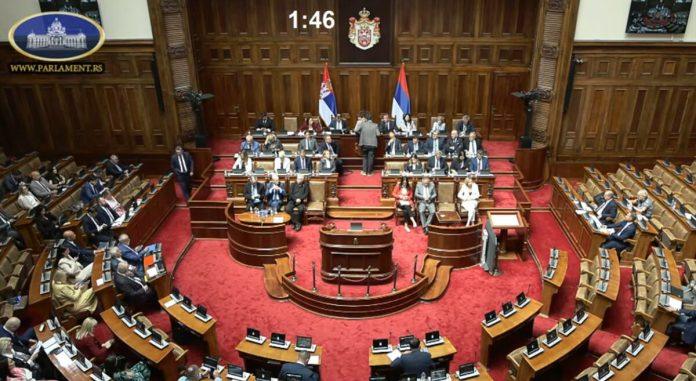“ne-moze-se-vlada-smeniti-samo-govorom-od-cetiri-sata”-gosti-“usijanja”-o-raspravi-vlasti-i-opozicije-u-skupstini:-“retko-je-bilo-konstruktivnosti”