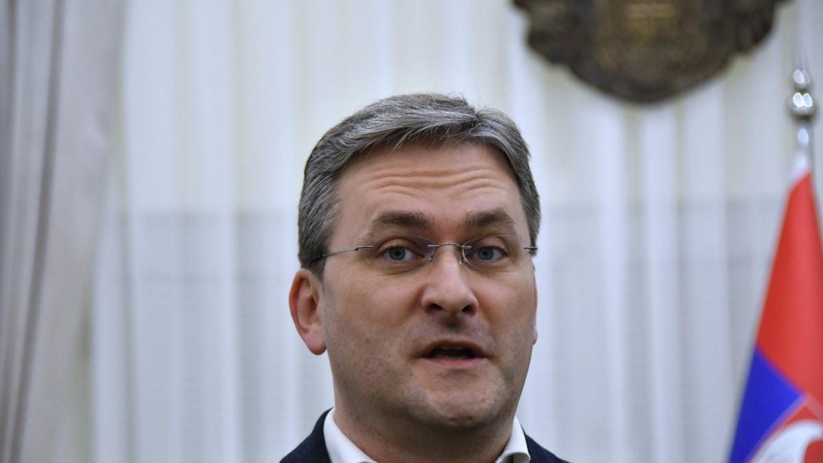 “proglasili-su-rusevine-generalstaba-kulturnim-dobrom-kada-je-trebalo-pokloniti-marsalat”-selakovic:-“slavili-su-to-sa-sve-otvorenim-sampanjcem” “proglasili-su-rusevine-generalstaba-kulturnim-dobrom-kada-je-trebalo-pokloniti-marsalat”-selakovic:-“slavili-su-to-sa-sve-otvorenim-sampanjcem”