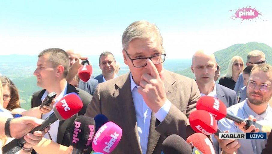 “ovo-je-najinstagramicnije-mesto”-vucic-odgovorio-na-pitanje-“novosti”-tokom-obilaska-kablarskog-vidikovca:-verujem-da-ce-biti-zadovoljni “ovo-je-najinstagramicnije-mesto”-vucic-odgovorio-na-pitanje-“novosti”-tokom-obilaska-kablarskog-vidikovca:-verujem-da-ce-biti-zadovoljni