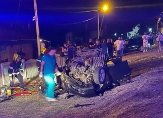 (FOTO) AUTOMOBIL RAZLUPAN, PREVRNUT NA KROV Teška saobraćajka na Ibarskoj: Strahuje se da ima poginulih (foto)-automobil-razlupan,-prevrnut-na-krov-teska-saobracajka-na-ibarskoj:-strahuje-se-da-ima-poginulih