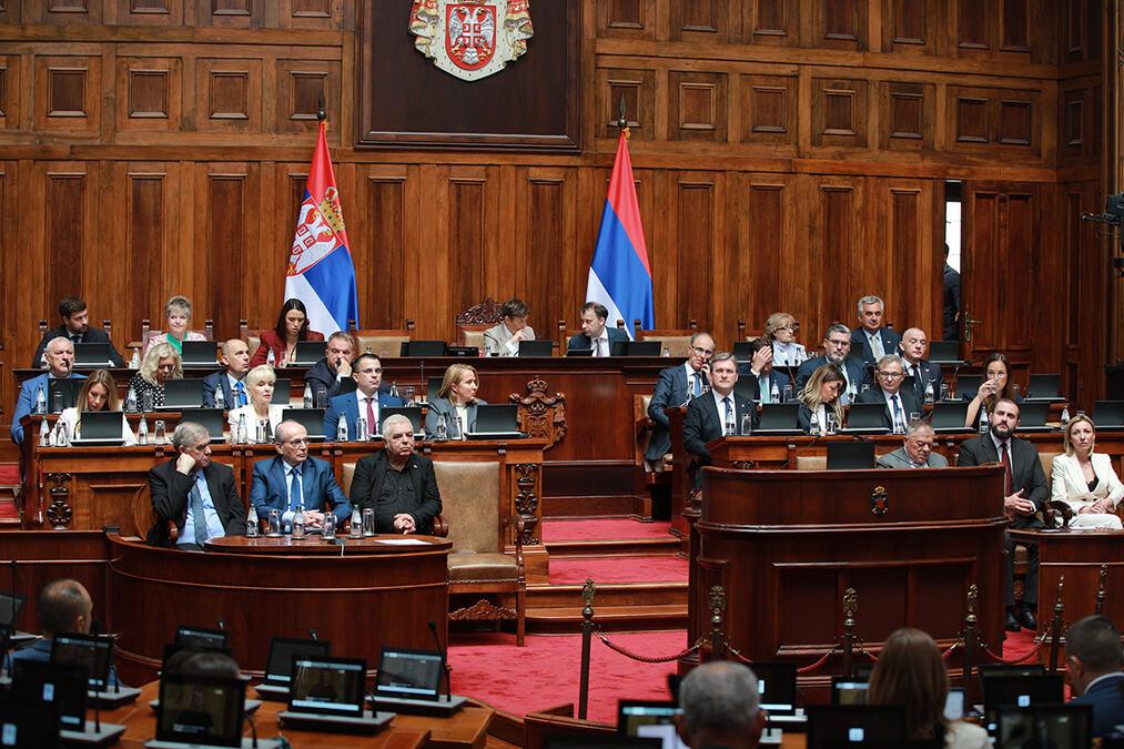 sta-smo-od-opozicije-culi-u-skupstini-–-nista-pricali-o-svemu-osim-o-poverenju-vladi!-analiticari:-za-taj-predlog-glasalo-manje-nego-sto-je-potpisalo-zahtev sta-smo-od-opozicije-culi-u-skupstini-–-nista-pricali-o-svemu-osim-o-poverenju-vladi!-analiticari:-za-taj-predlog-glasalo-manje-nego-sto-je-potpisalo-zahtev