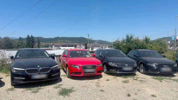 policijska-racija-na-auto-placevima-u-srbiji!-oduzeto-cak-52-automobila,-uhapsene-cetiri-osobe-(foto)