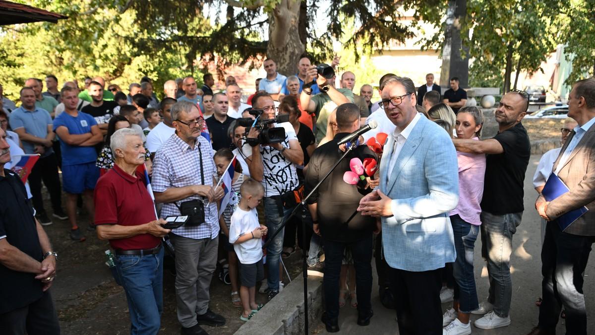 “srbija-je-prva-u-evropi,-imamo-najvisu-stopu-rasta”-vucic-u-knjazevcu:-od-sutra-cete-videti-jeftinije-lekove,-a-onda-krecu-isplate-(video) “srbija-je-prva-u-evropi,-imamo-najvisu-stopu-rasta”-vucic-u-knjazevcu:-od-sutra-cete-videti-jeftinije-lekove,-a-onda-krecu-isplate-(video)