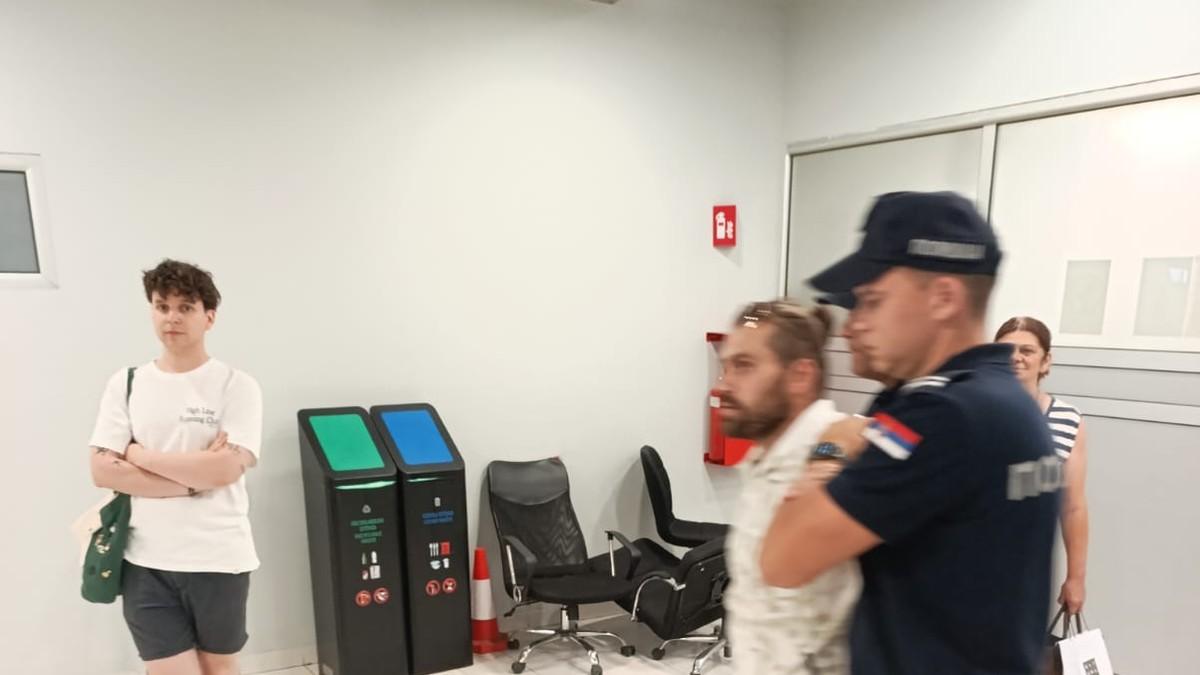 (video,-foto)-ovo-je-turcin-uhapsen-zbog-ubistva-ruskinje-priveden-na-aerodromu-kada-je-pokusao-da-napusti-srbiju:-telo-zrtve-stavio-u-kofer-i-bacio-u-kanal! (video,-foto)-ovo-je-turcin-uhapsen-zbog-ubistva-ruskinje-priveden-na-aerodromu-kada-je-pokusao-da-napusti-srbiju:-telo-zrtve-stavio-u-kofer-i-bacio-u-kanal!