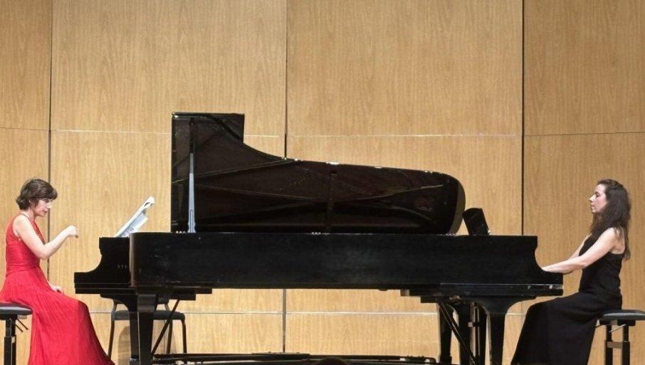 prefinjene-note-domacih-kompozitorki:-priznata-pijanistkinja-iz-sad,-milica-jelaca-jovanovic,-sa-gostima,-svira-u-beogradu prefinjene-note-domacih-kompozitorki:-priznata-pijanistkinja-iz-sad,-milica-jelaca-jovanovic,-sa-gostima,-svira-u-beogradu