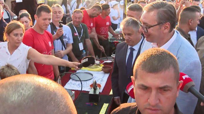 “odobricemo-20-kilometara-novog-puta-i-brze-magistrale”-vucic-u-svrljigu:-“vazno-je-da-pronademo-jednog-investitora-i-da-zaposlimo-100,-150-zena”-(foto,-video)