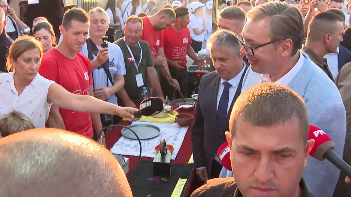 “odobricemo-20-kilometara-novog-puta-i-brze-magistrale”-vucic-u-svrljigu:-“vazno-je-da-pronademo-jednog-investitora-i-da-zaposlimo-100,-150-zena”-(foto,-video) “odobricemo-20-kilometara-novog-puta-i-brze-magistrale”-vucic-u-svrljigu:-“vazno-je-da-pronademo-jednog-investitora-i-da-zaposlimo-100,-150-zena”-(foto,-video)