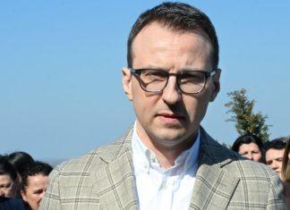 “NIJE NjEMU KURTI META, VEĆ VUČIĆ” Petković: Ponoš na muci srpskog naroda skuplja jeftine političke poene “nije-njemu-kurti-meta,-vec-vucic”-petkovic:-ponos-na-muci-srpskog-naroda-skuplja-jeftine-politicke-poene