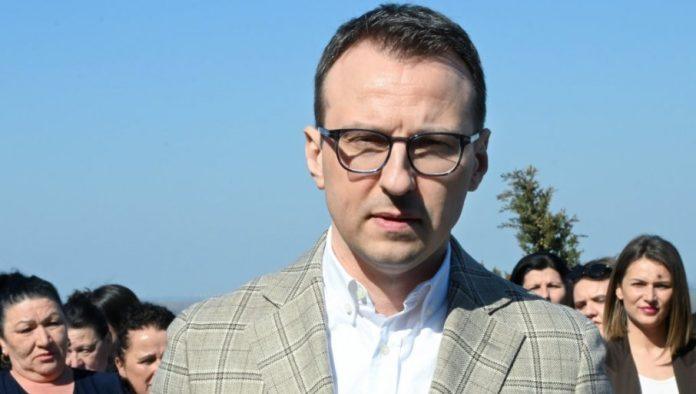 “nije-njemu-kurti-meta,-vec-vucic”-petkovic:-ponos-na-muci-srpskog-naroda-skuplja-jeftine-politicke-poene