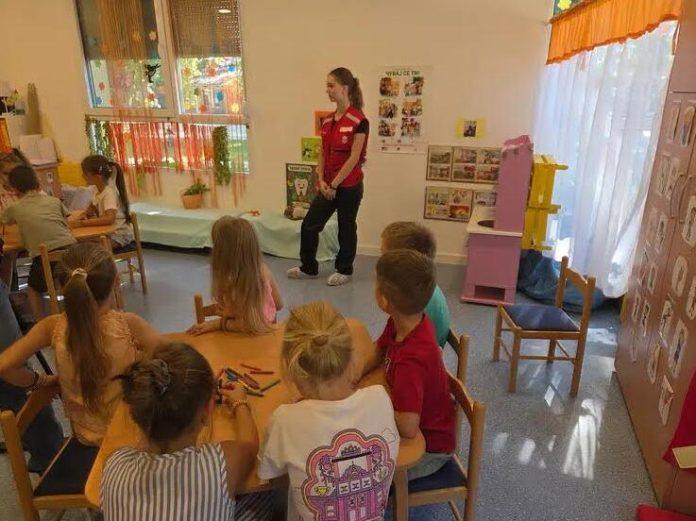 prevencija-pocinje-u-najranijem-uzrastu:-u-vrticu-u-kragujevcu-odrzana-radionica-povodom-svetskog-dana-trgovine-ljudima-(foto)