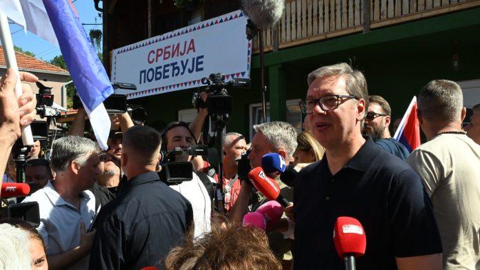 “bice-znacajno-povecanje-plata,-penzija-i-minimalca!”-vucic-u-temskoj:-obilazi-gazdinstvo-porodice-pancic-(foto/video)