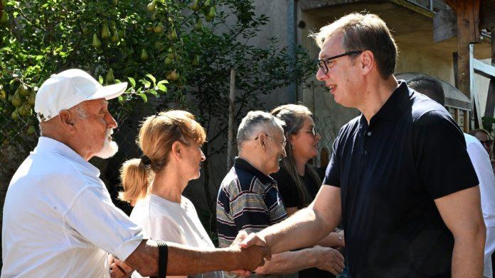 vucic-stigao-u-gorcince!-obilazi-gazdinstvo-porodice-nikolic:-najavio-tri-velika-infrastrukturna-projekta-u-babusnici