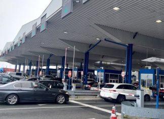 GUŽVE NA GRANICAMA SRBIJE: Na Batrovcima kolone i čekanje od dva sata, evo kakva je situacija na Horgošu i Preševu guzve-na-granicama-srbije:-na-batrovcima-kolone-i-cekanje-od-dva-sata,-evo-kakva-je-situacija-na-horgosu-i-presevu