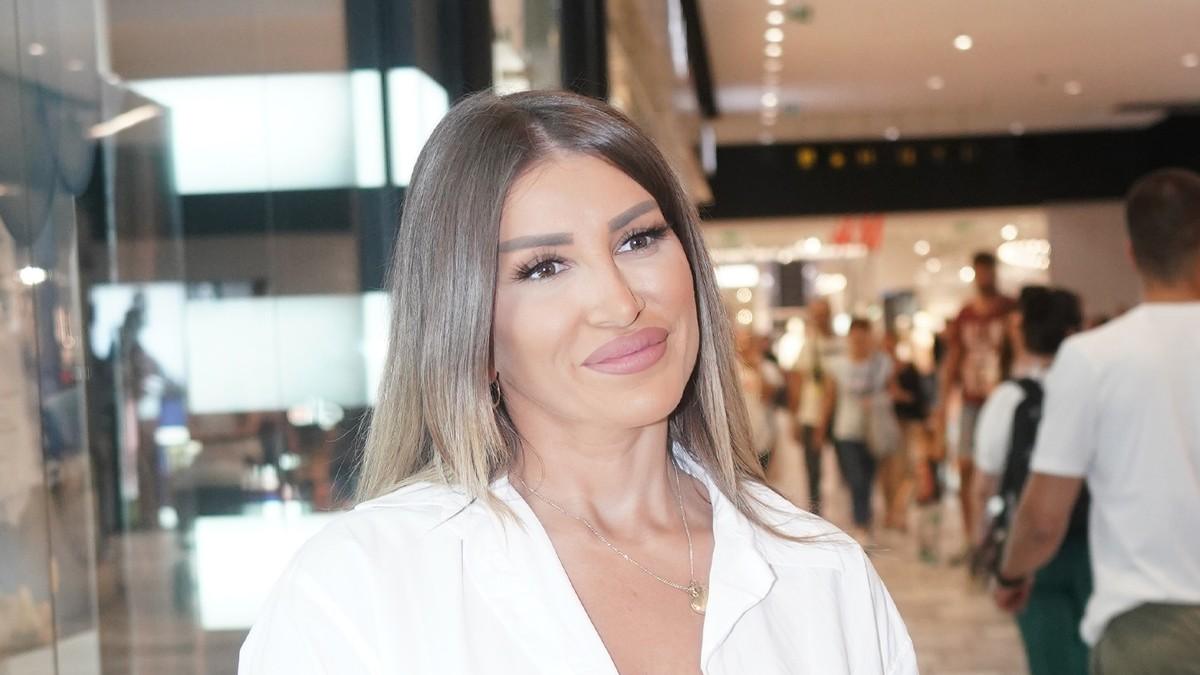 dalila-u-ozloglasenom-zatvoru-dugo-je-nema-u-rijalitijima,-sa-partnerom-je-mesecima-daleko-od-nasih-prostora,-a-sad-se-oglasila-sa-cuvene-lokacije:-“sloboda-je-bila-nedostizna”-(foto) dalila-u-ozloglasenom-zatvoru-dugo-je-nema-u-rijalitijima,-sa-partnerom-je-mesecima-daleko-od-nasih-prostora,-a-sad-se-oglasila-sa-cuvene-lokacije:-“sloboda-je-bila-nedostizna”-(foto)