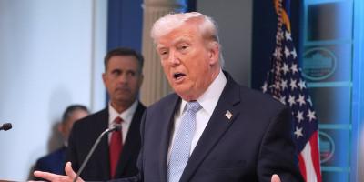 trampovo-ime-odzvanja-arenom:-skandiranje-americkom-predsedniku-zasenilo-borbe-u-beogradu trampovo-ime-odzvanja-arenom:-skandiranje-americkom-predsedniku-zasenilo-borbe-u-beogradu