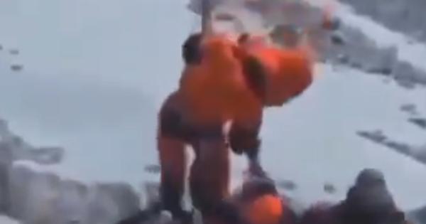 uzasna-tragedija:-poginuo-jedan-do-najpoznatijih-alpinista-/video/ uzasna-tragedija:-poginuo-jedan-do-najpoznatijih-alpinista-/video/