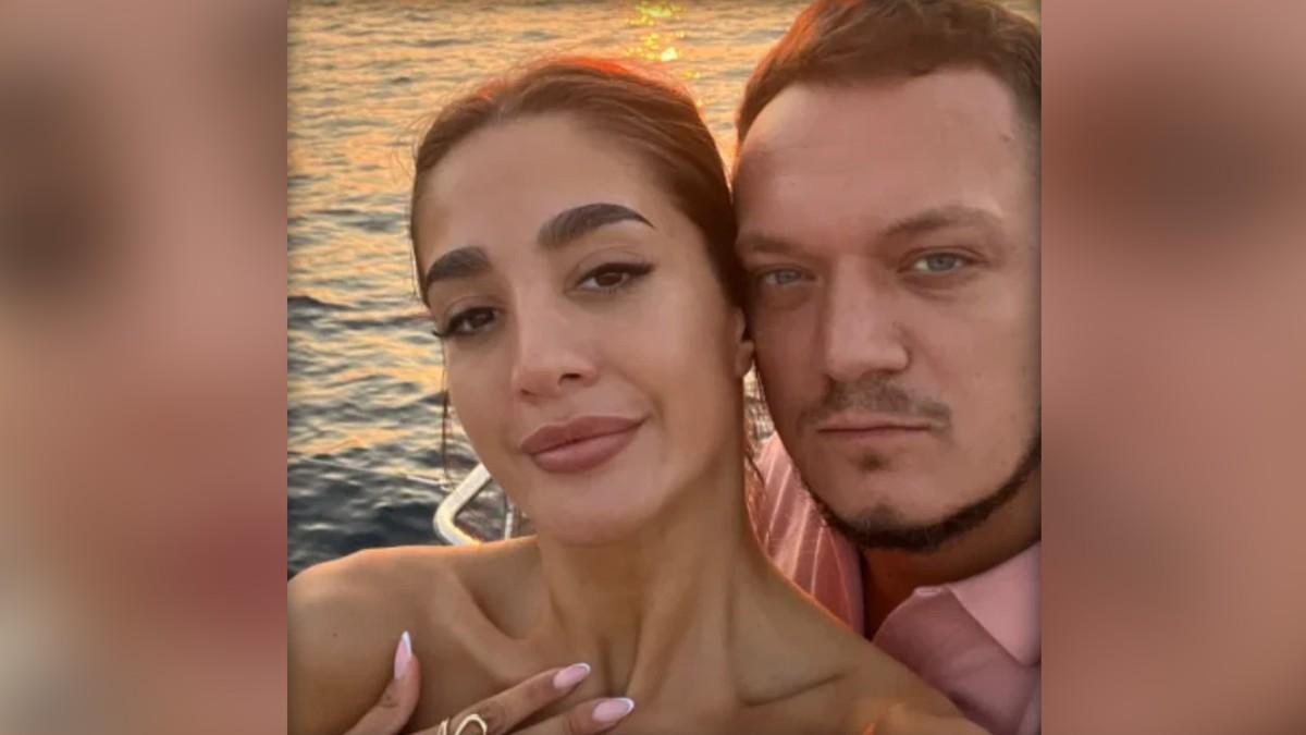 ljubav-cveta!-pogledajte-kako-andela-i-gastoz-provode-vreme-nakon-pomirenja:-oko-njih-more-i-idila,-sve-im-je-potaman ljubav-cveta!-pogledajte-kako-andela-i-gastoz-provode-vreme-nakon-pomirenja:-oko-njih-more-i-idila,-sve-im-je-potaman