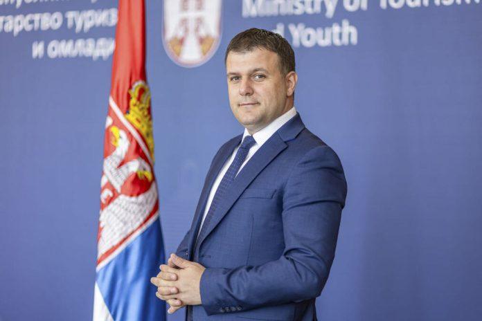 pocinje-raspodela-30.000-vaucera!-memic-za-kurir:-imace-maksimalnu-zastitu-i-vodeni-zig!-nema-vise-zloupotreba,-bia-i-mup-kontrolisu-podelu!-(detaljan-vodic)