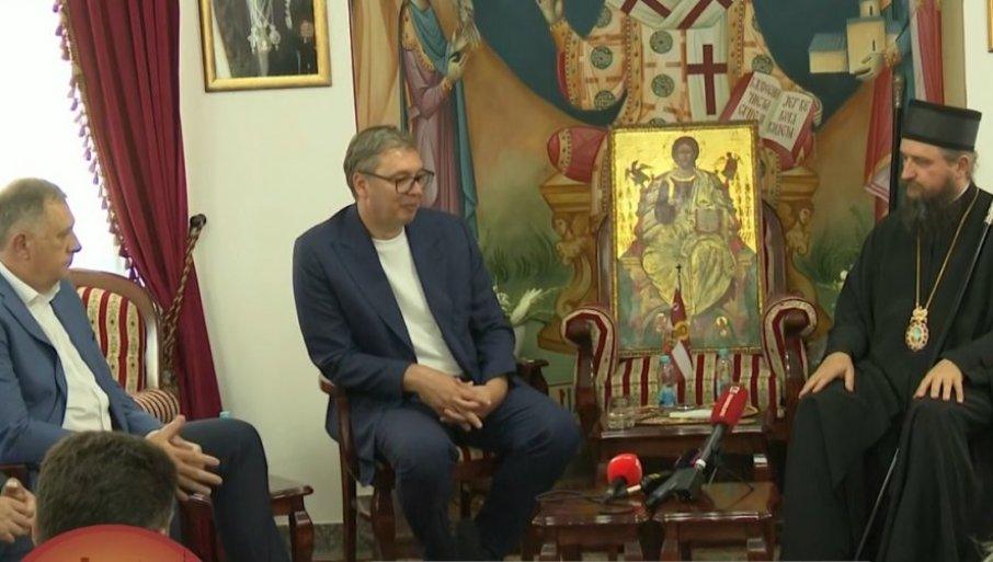 vuciceva-snazna-poruka-iz-manastira-rmanj:-“da-nam-nema-ovakvih-svetinja,-ne-bi-nam-ni-to-malo-ljudi-opstalo” vuciceva-snazna-poruka-iz-manastira-rmanj:-“da-nam-nema-ovakvih-svetinja,-ne-bi-nam-ni-to-malo-ljudi-opstalo”