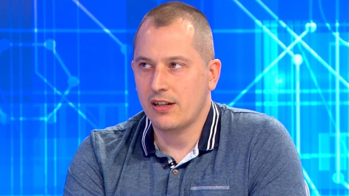 priveden-u-malom-zvorniku-predsednik-“eko-straze”-saslusan-u-policiji-zbog-zvucnog-topa:-tvrdi-da-15.-marta-nije-bio-u-zemlji?! priveden-u-malom-zvorniku-predsednik-“eko-straze”-saslusan-u-policiji-zbog-zvucnog-topa:-tvrdi-da-15.-marta-nije-bio-u-zemlji?!