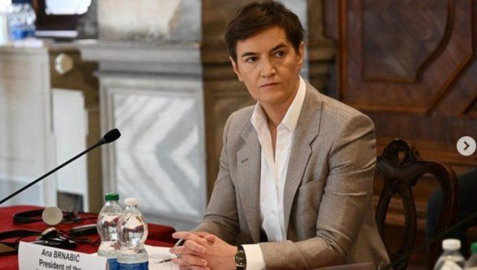 brnabiceva:-opozicija-bi-ostavila-„kamen-na-kamenu“-–-najavljena-nova-sednica-skupstine-krajem-avgusta