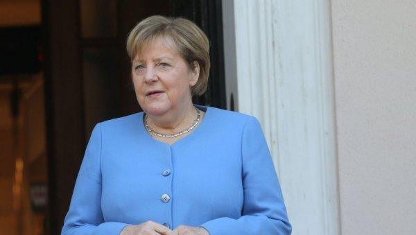 angela-merkel-priznala:-minski-sporazumi-kupovali-vreme-za-naoruzavanje-ukrajine angela-merkel-priznala:-minski-sporazumi-kupovali-vreme-za-naoruzavanje-ukrajine