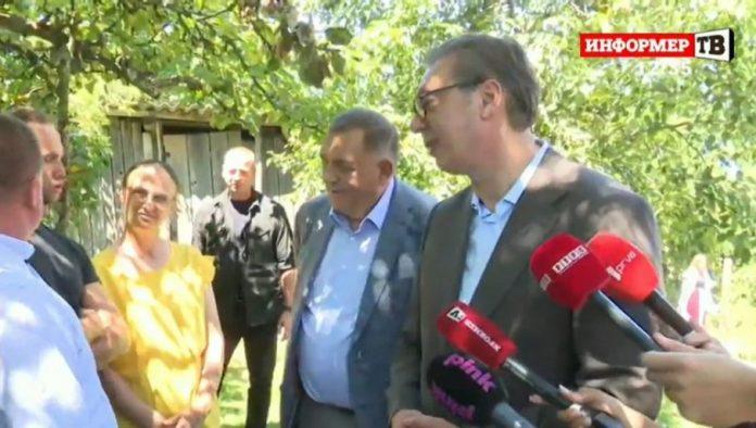 vucic-u-selu-vodice-predsednik-posetio-porodicu-darka-ilica-–-obecao-izgradnju-puta