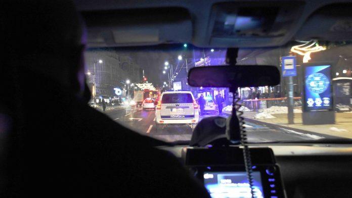 drama-u-nisu!-trojica-napadaca-pretukla-mladica-pa-mu-udarali-auto,-posle-bekstva-zavrsio-u-–-bolnici!