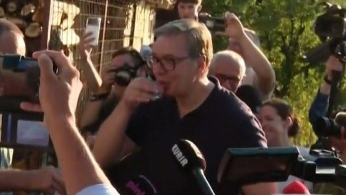 neocekivan-susret-u-cipuljicu:-komsija-doviknuo-vucicu-preko-ograde,-usledio-nesvakidasnji-trenutak