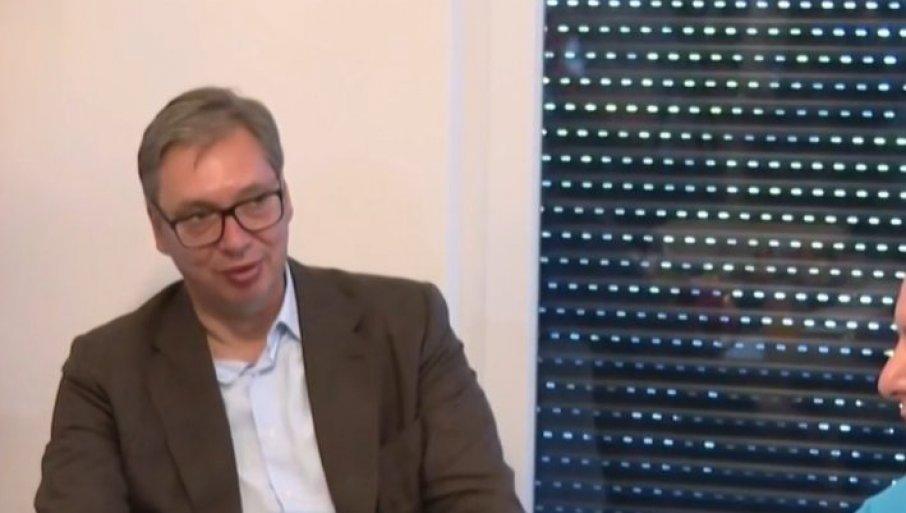 vucic-iz-cipuljica:-ovde-su-prvo-spaljene-srpske-kuce,-ali-danas-cuvamo-dobre-odnose-sa-komsijama vucic-iz-cipuljica:-ovde-su-prvo-spaljene-srpske-kuce,-ali-danas-cuvamo-dobre-odnose-sa-komsijama