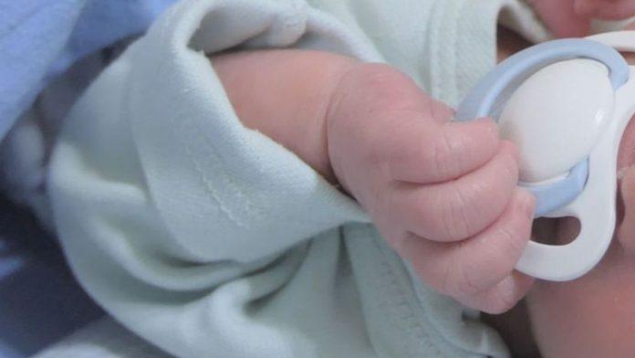beba-preminula-od-toplotnog-udara-roditelji-je-zaboravili-u-automobilu?-tragedija-na-kanarskim-ostrvima
