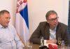 “TAMO GDE SAM JA, BIĆE I MOJA ZASTAVA I ZASTAVA MOG NARODA!” Vučić sa Kneževićem i Dodikom u dedovoj kući u Čipuljiću “tamo-gde-sam-ja,-bice-i-moja-zastava-i-zastava-mog-naroda!”-vucic-sa-knezevicem-i-dodikom-u-dedovoj-kuci-u-cipuljicu