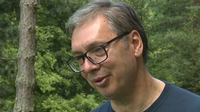 “bratstvo-trajalo-do-prve-ucene-oko-nekog-klastera”-vucic-o-odluci-vlade-cg-da-ucestvuje-u-proslavi-“oluje”:-“ne-znam-sta-bi-sa-mandicem-sad-bila-tema-razgovora”