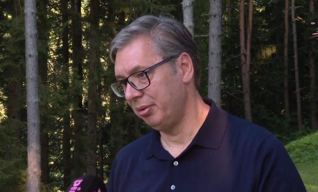 “sto-me,-lazove-jedan,-ne-uhapsi?”-vucic-odbrusio-helezu:-“sad-ti-je-tesko-palo-sto-su-moja-otvorena-vrata-bila-veca-od-tvoje-kapije-da-prime-sve-dobre-ljude” “sto-me,-lazove-jedan,-ne-uhapsi?”-vucic-odbrusio-helezu:-“sad-ti-je-tesko-palo-sto-su-moja-otvorena-vrata-bila-veca-od-tvoje-kapije-da-prime-sve-dobre-ljude”