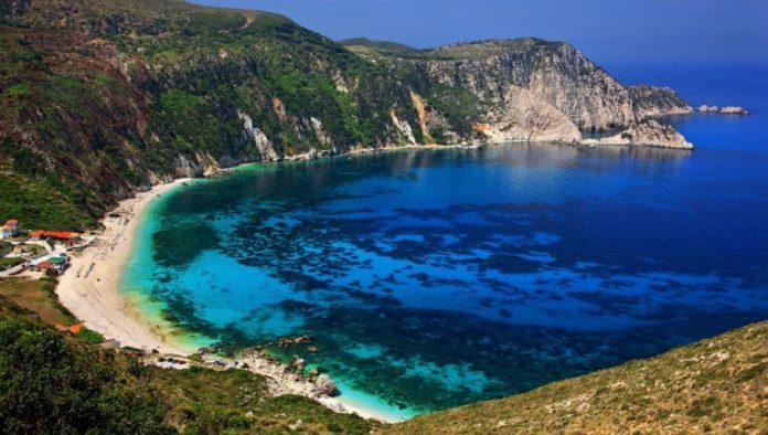 prepuni-su-turista!-ako-u-avgustu-idete-u-grcku,-izbegnite-ova-ostrva-–-evo-gde-cete-pronaci-mir-i-tirkizno-more