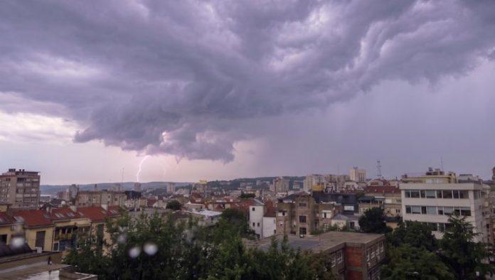 hladni-front-nam-donosi-pljuskove-sa-grmljavinom:-srbiju-ceka-promena-vremena,-ovaj-dan-je-kljucan